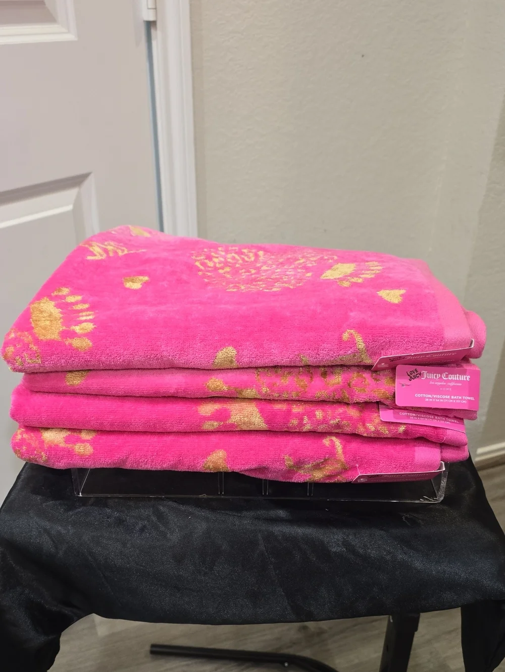 Juicy Couture Home Leopord Heart Crown Plush Bath Towel Set
